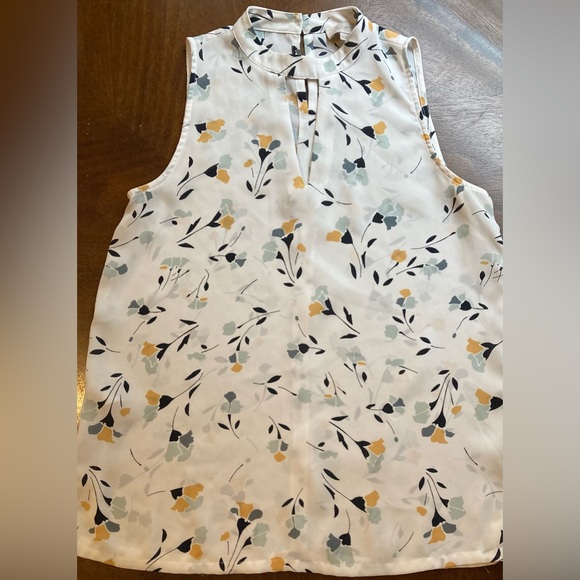 Ladies Size XS Loft Sleeveless Peep Eye Sheer Blouse - Picture 9 of 16